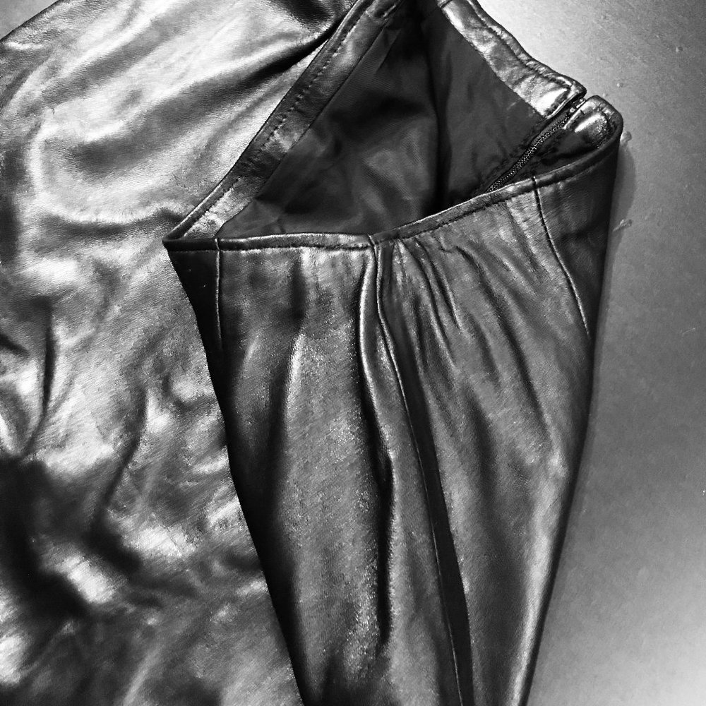 Firenze Santa Barbara Solid Black Leather Skirt - image 3